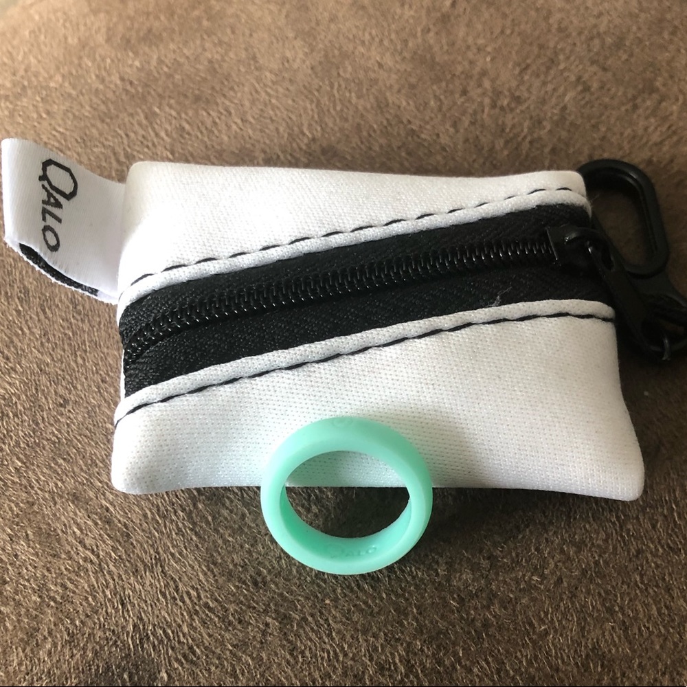 Qalo ring